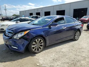 Hyundai Sonata SE 2.4L 4 2013