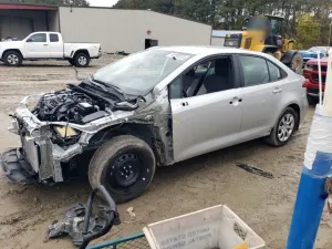 Toyota Corolla LE 2.0L 4 2025