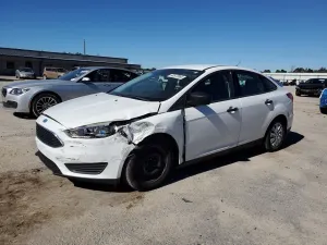 Ford Focus S 2.0L 4 2015