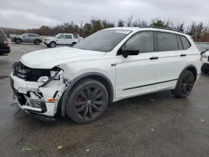 Volkswagen Tiguan SE 2.0L 4 2021