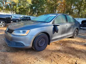 Volkswagen Jetta BASE 2.0L 4 2014