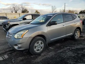 Nissan Rogue S 2.5L 4 2013