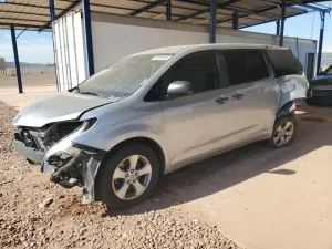 Toyota Sienna 3.5L 6 2014