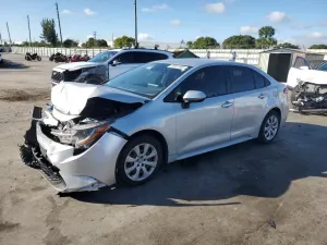 Toyota Corolla LE 1.8L 4 2021