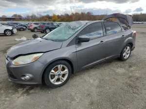 Ford Focus SE 2.0L 4 2012