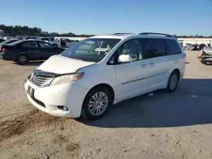 Toyota Sienna XLE 3.5L 6 2012