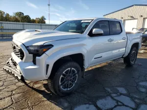 Toyota Tacoma DOUBLE CAB 2.4L 4 2024