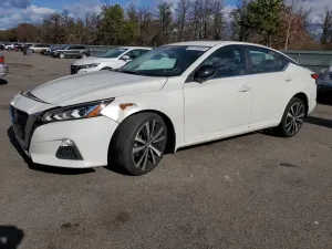 Nissan Altima SR 2.5L 4 2020