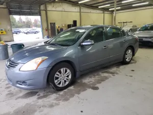 Nissan Altima BASE 2.5L 4 2010