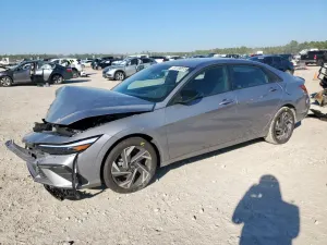 Hyundai Elantra SEL SPORT 2.0L 4 2025