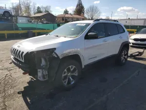 Jeep Cherokee TRAILHAWK 2.4L 4 2015