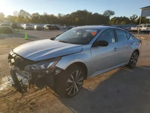 Nissan Altima SR 2.5L 4 2021