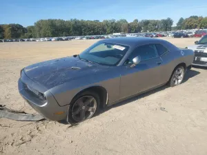 Dodge Challenger 3.6L 6 2011