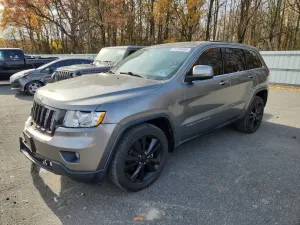 Jeep Grand Cherokee LAREDO 5.7L 8 2013