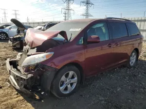 Toyota Sienna LE 3.5L 6 2015