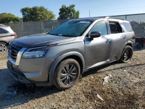 Nissan Pathfinder SV 3.5L 6 2022