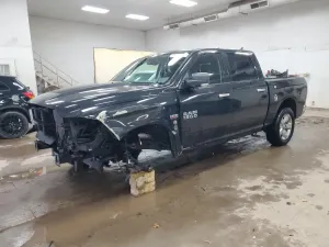 RAM 1500 SLT 5.7L 8 2018