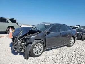 Toyota Camry SE 3.5L 6 2012