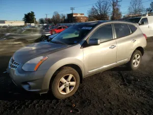 Nissan Rogue S 2.5L 4 2013