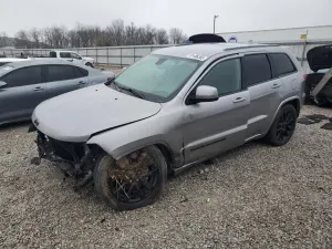 Jeep Grand Cherokee LAREDO 3.6L 6 2017