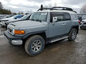 Toyota FJ Cruiser 4.0L 6 2014