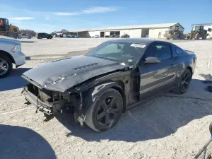 Ford Mustang GT 5.0L 8 2013