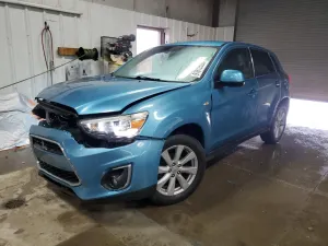 Mitsubishi Outlander SE 2.0L 4 2014