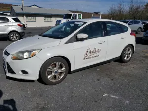 Ford Focus SE 2.0L 4 2014