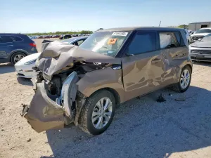 Kia Soul + 2.0L 4 2015