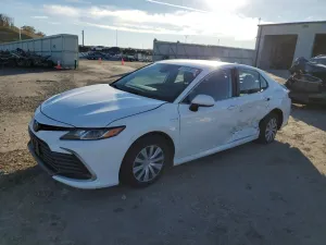 Toyota Camry LE 2.5L 4 2021