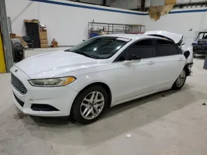 Ford Fusion SE 2.5L 4 2013
