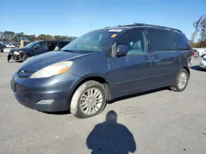 Toyota Sienna XLE 3.5L 6 2010