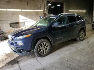 Jeep Cherokee LATITUDE 2.4L 4 2015