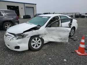 Toyota Camry BASE 2.5L 4 2011