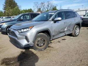 Toyota Rav4 LE 2.5L 4 2020