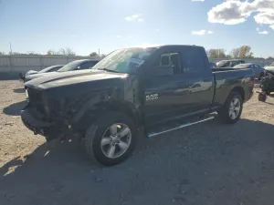 RAM 1500 ST 5.7L 8 2015
