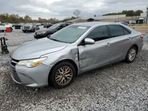 Toyota Camry LE 2.5L 4 2016