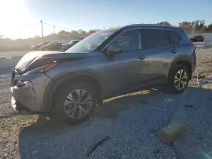Nissan Rogue SV 2.5L 4 2021