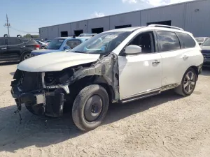 Nissan Pathfinder S 3.5L 6 2015