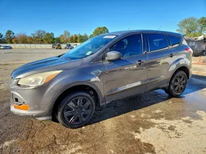 Ford Escape S 2.5L 4 2013