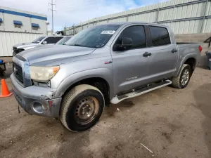Toyota Tundra CREWMAX 5.7L 8 2009