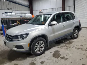 Volkswagen Tiguan S 2.0L 4 2013