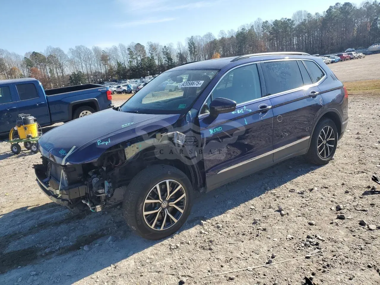 Volkswagen Tiguan SE 2.0L 4 2021