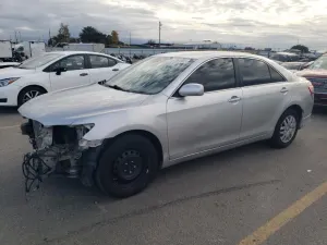 Toyota Camry BASE 2.5L 4 2011