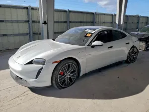 Porsche Taycan 2022