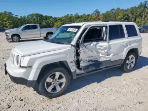 Jeep Patriot LATITUDE 2.4L 4 2015