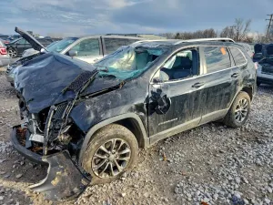 Jeep Cherokee LATITUDE PLUS 2.4L 4 2019