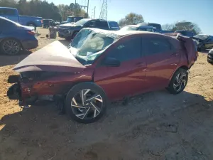 Hyundai Elantra 2.0L 4 2025
