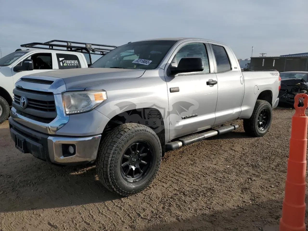 Toyota Tundra DOUBLE CAB SR 5.7L 8 2015