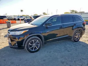 Toyota Highlander SE 3.5L 6 2019